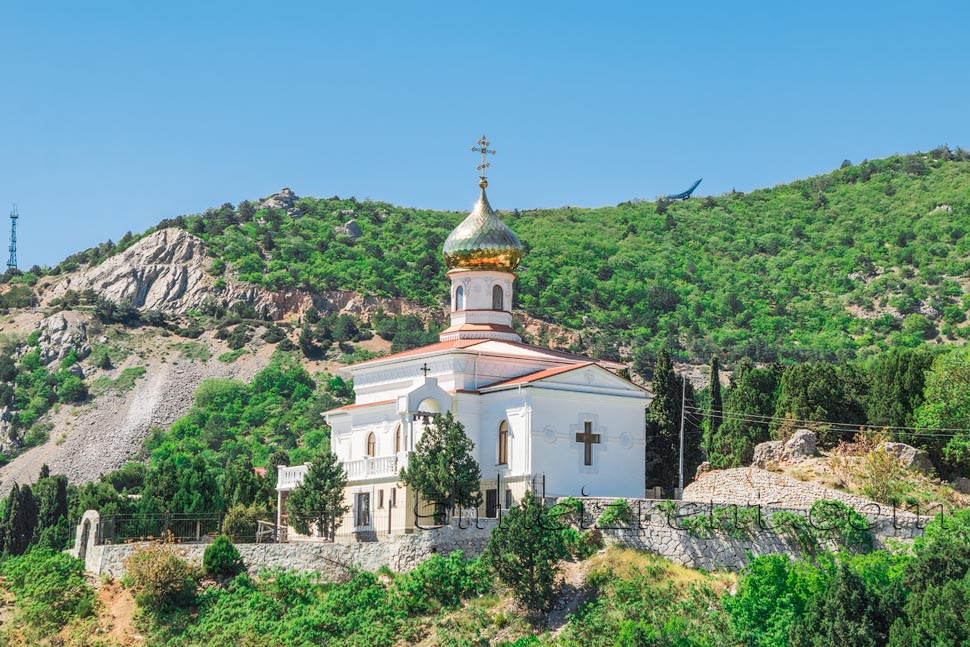 Крым, Симеиз, храм, можжевеловая роща